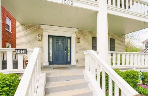 South Hyde Park House | Chic 4BR 3BA Historic Home Near Country Club Plaza