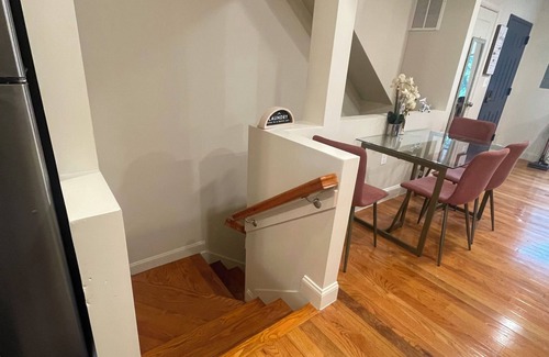 Washington Apartment | Chic 5-bedroom/2 B apartment in Washington with AC, WiFi