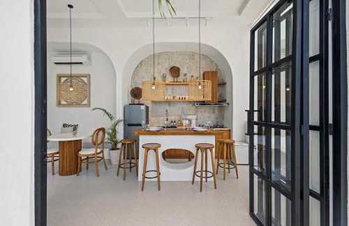 Taman Griya Villa | Chic All-White Villa with Pool and Fire Pit