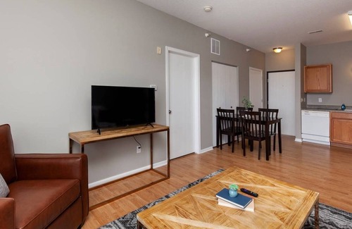 Ames Apartment | Chic Ames Retreat | Perfect Weekend Getaway