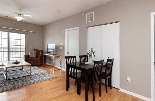Ames Apartment | Chic Ames Retreat | Perfect Weekend Getaway