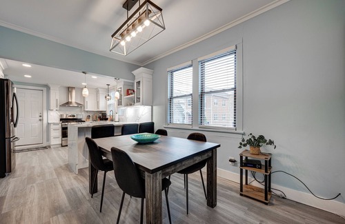 Wicker Park House | Chic and Spacious Bi-level 3BD in Bucktown!