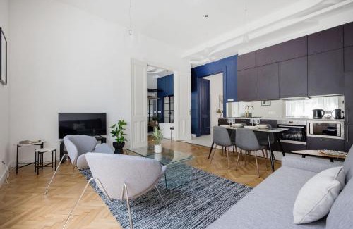 Erzsebetvaros Apartment | Chic and Spacious Central Retreat