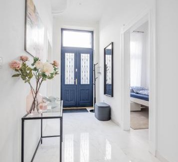 Erzsebetvaros Apartment | Chic and Spacious Central Retreat
