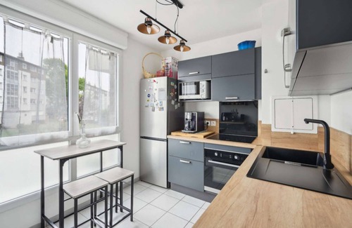 Gennevilliers Apartment | Chic and spacious apartment with parking