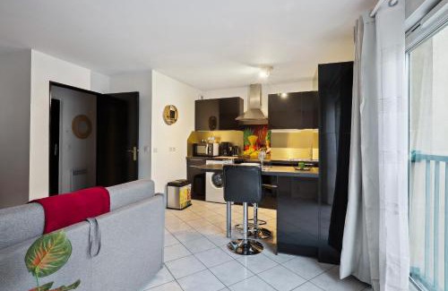Palaiseau Apartment | Chic apart duplex with parking
