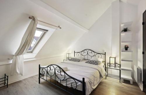 Palaiseau Apartment | Chic apart duplex with parking