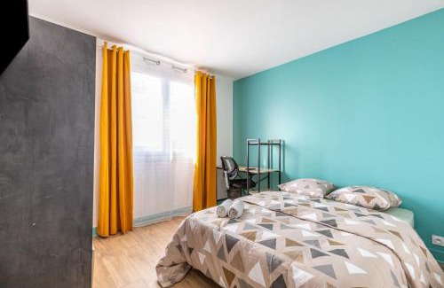 Mantes-la-Jolie Apartment | Chic apart with parking