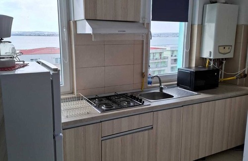 Constanta Apartment | Chic apartment, AC, WiFi, max 4 persons, only 30 meters far from sea and beach