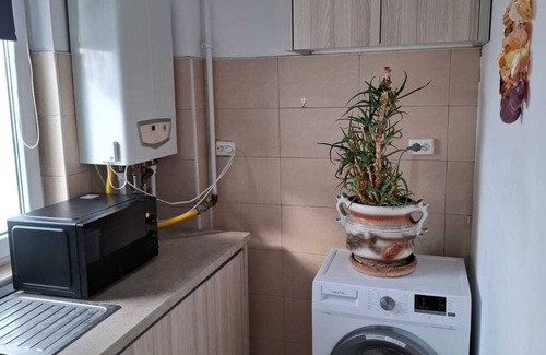 Constanta Apartment | Chic apartment, AC, WiFi, max 4 persons, only 30 meters far from sea and beach