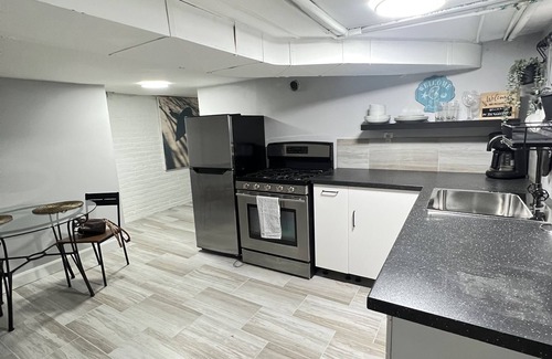 Little Italy Apartment | Chic apartment in the heart of Little Itlay