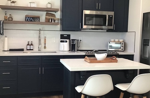 Upland Apartment | Chic apartment with AC and WiFi in fabulous Upland
