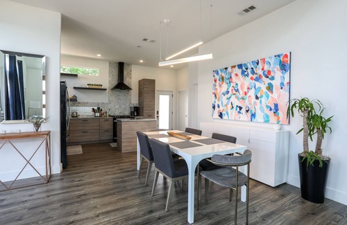 Galindo House | Chic Austin 3BR: Smart Home, Outdoor Living, Prime Location near Downtown ATX