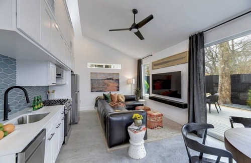 East MLK House | Chic Austin Home | Private Back Deck