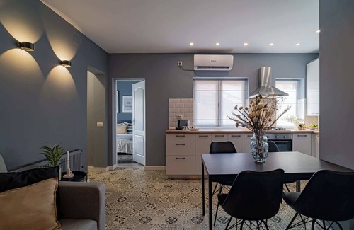Bucharest City-Centre Apartment | Chic Black & White 2BR Retreat on Dambovitei