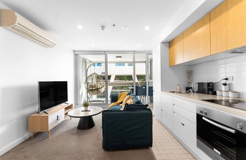Adelaide Central Business District Apartment | Chic CBD 2BR Retreat: Walkable, Free Wi-Fi