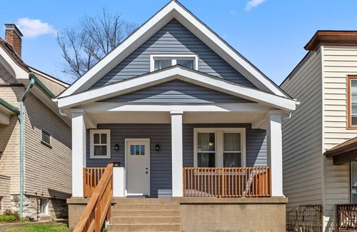 St. Louis House | Chic & Centralized Oasis