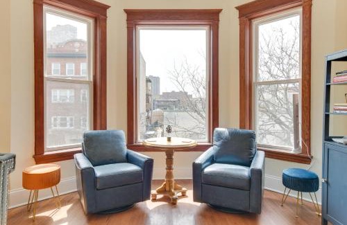 Buena Park Apartment | Chic Chicago Apartment about 1 Mi to Wrigley Field!