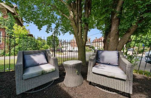 Near East Columbus Apartment | Chic City Retreat 89 For 2