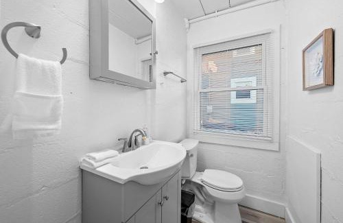 Near East Columbus Apartment | Chic City Retreat 93E