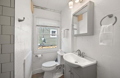 Near East Columbus Apartment | Chic City Retreat 93F
