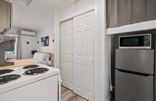 Near East Columbus Apartment | Chic City Retreat 93F