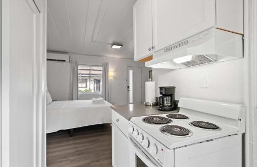 Near East Columbus Apartment | Chic City Retreat 93I