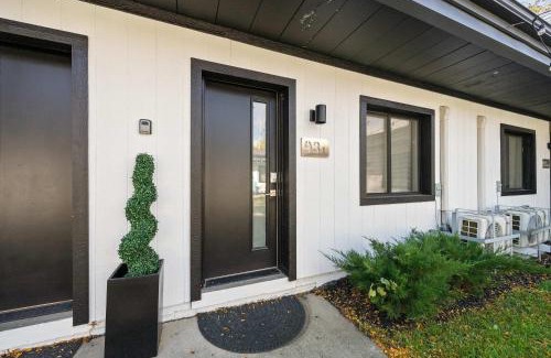Near East Columbus Apartment | Chic City Retreat 93I
