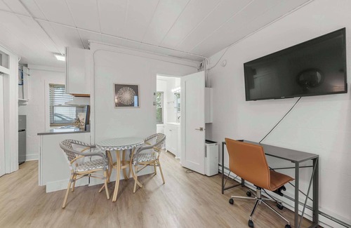 Near East Columbus Apartment | Chic City Retreat 93J - For 2!