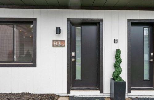 Near East Columbus Apartment | Chic City Retreat 93J For 2