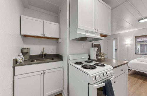 Near East Columbus Apartment | Chic City Retreat 93J For 2!