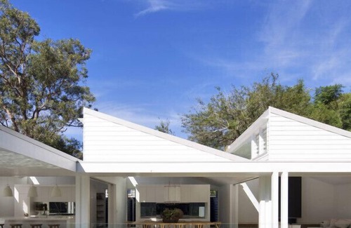 Avalon Beach House | Chic Coastal Retreat