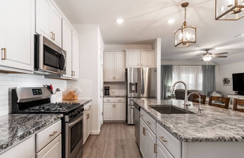 Cibolo House | Chic, comfy living heart Cibolo