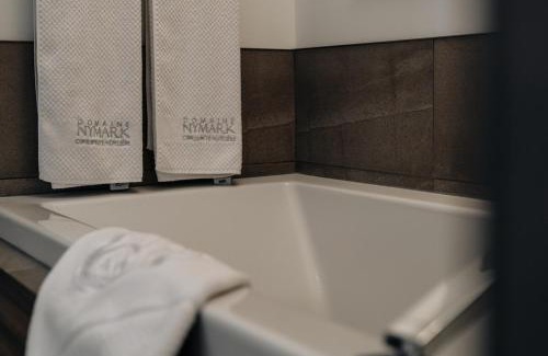 Saint-Sauveur Apartment | Chic condo at the foot of the slopes of Saint-Sauveur