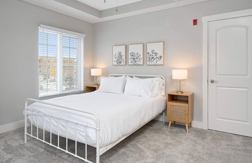 Lowry Hill East Condo | Chic condo 10/10 location!
