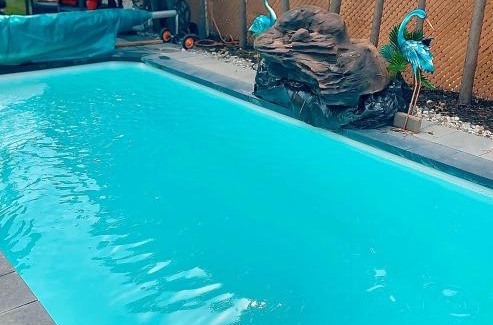 Longueuil Apartment | chic condo 15 mins to Downtown-Pool and BBQ