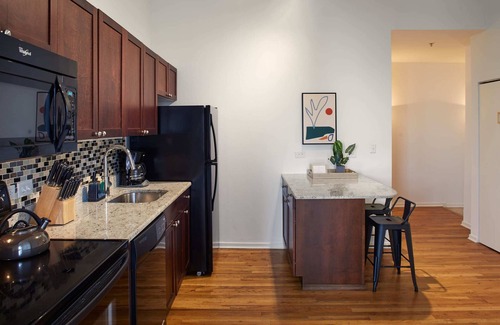 The Loop Apartment | Chic Corner 2BR in the Loop | City & Lake Views