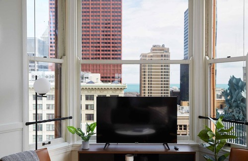 The Loop Apartment | Chic Corner 2BR in the Loop | City & Lake Views