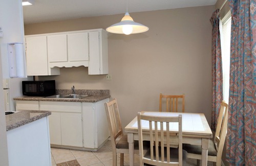 Donna Apartment | Chic corporate apartment in the Mid Rio Grande Valley