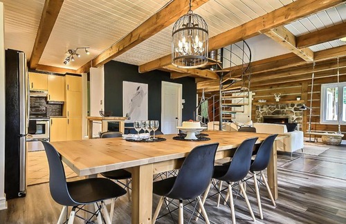 Sainte-Ann-des-Lacs Ski Chalet | Chic Cosy & Spa