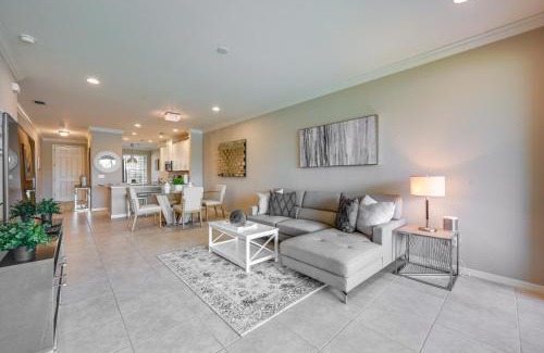 Naples Apartment | Chic Country Club Condo with Upscale Amenities
