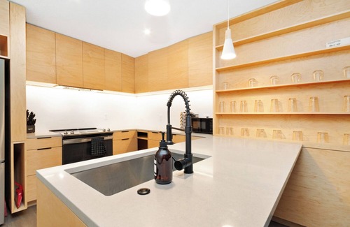 Manhattan Apartment | Chic & Cozy Condo in Manhattan – Free Parking!