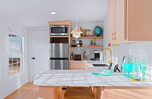 Cherrywood Apartment | Chic & Cozy Studio, Next to Pickleball & Top Eats