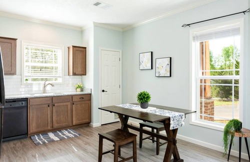 Harvest Apartment | Chic Craftsman Duplex for 2 near Madison