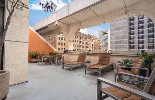 Theater District Condo | Chic "Donatello" Wyndham Hotel LARGE SUITE in Union Square in San Francisco