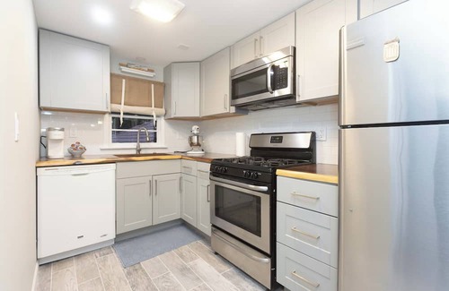 Lake Geneva Condo | Chic Downtown Lake Geneva Apartment: Sleeps 2!
