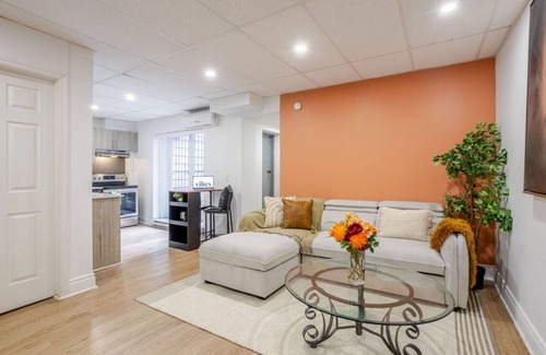 Downtown Montreal Apartment | Chic DT MTL Condo w/Rooftop, BBQ & Jacuzzi