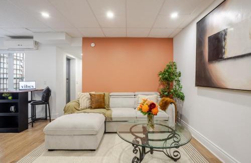 Downtown Montreal Apartment | Chic DT MTL Condo with Rooftop, BBQ