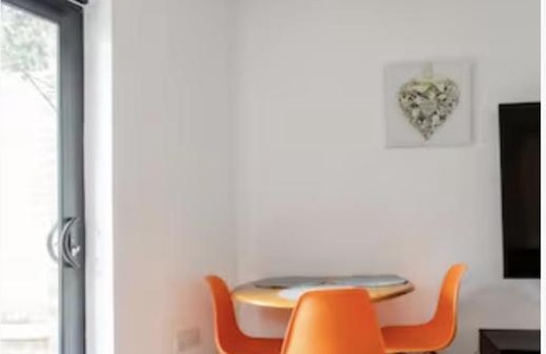 Little Holland House | Chic DuoRooms with Modern Comfort for Families