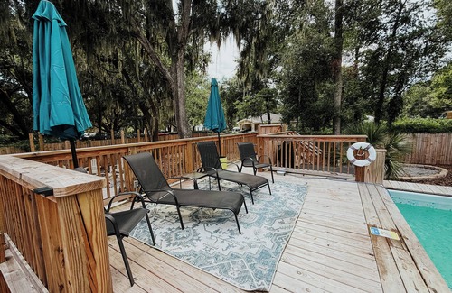 Port Royal House | Chic Family - Friendly 3BR Home w/ Pool, Hot Tub & Fire pit near Parris Island